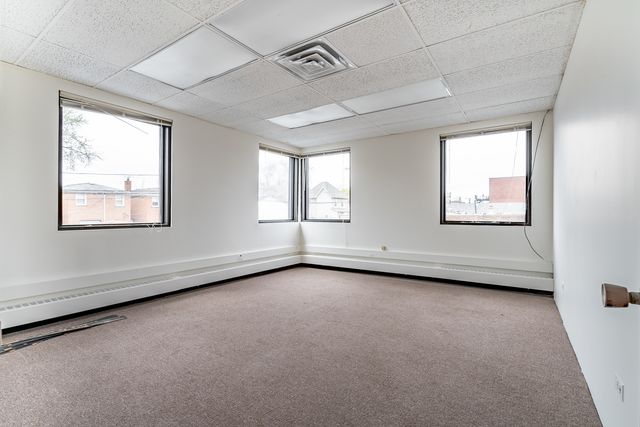 6650 N Northwest Highway, Chicago, IL 60631