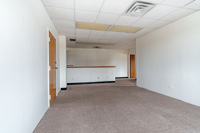 6650 N Northwest Highway, Chicago, IL 60631