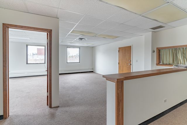 6650 N Northwest Highway, Chicago, IL 60631