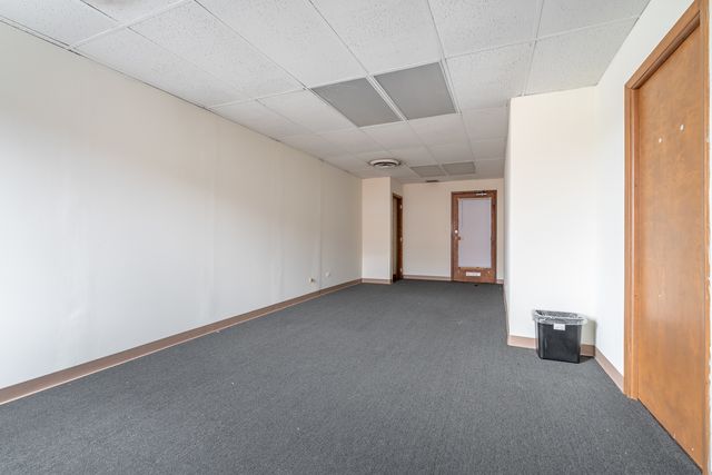 6650 N Northwest Highway, Chicago, IL 60631