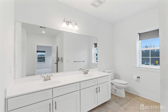 827 Stiller Lane, Monroe, NJ 08831