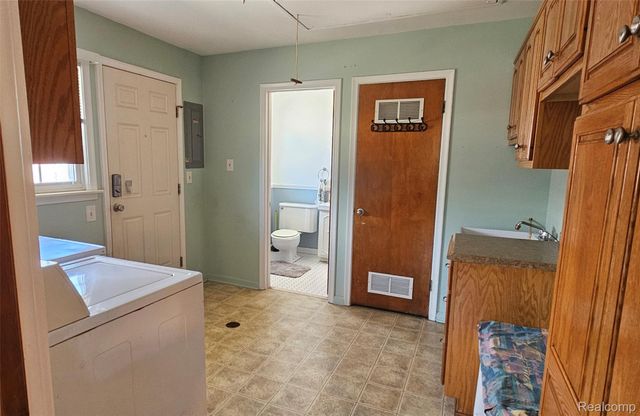 18159 Matthews Street, Riverview, MI 48193