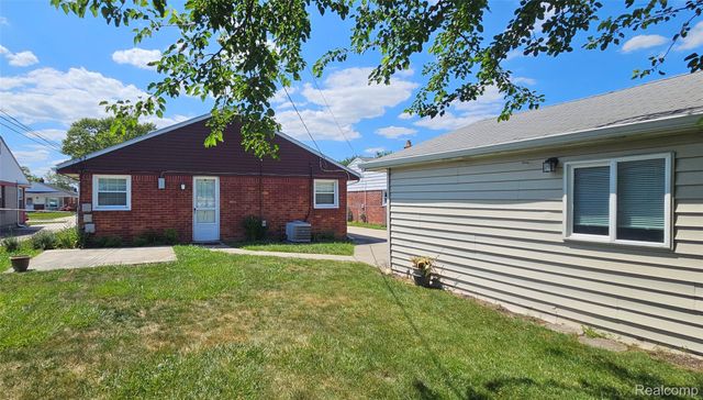 18159 Matthews Street, Riverview, MI 48193