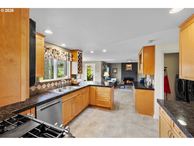 13270 PRINCETON Ct, Lake Oswego, OR 97035