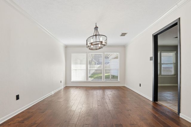 12107 Moorcreek Drive, Houston, TX 77070