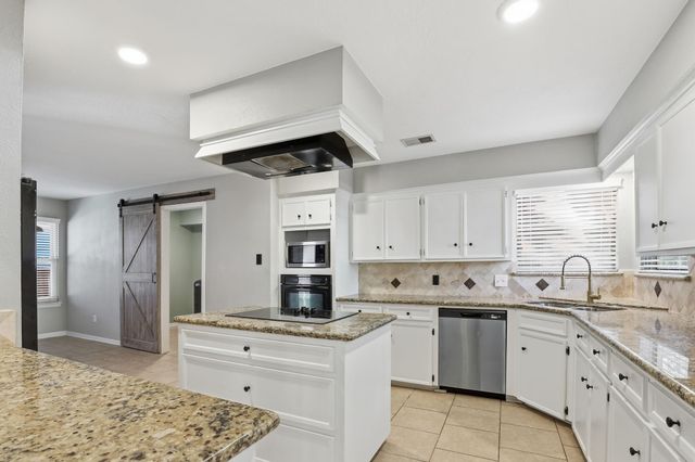 12107 Moorcreek Drive, Houston, TX 77070