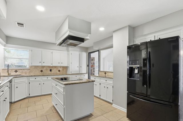 12107 Moorcreek Drive, Houston, TX 77070