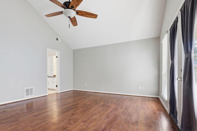 12107 Moorcreek Drive, Houston, TX 77070