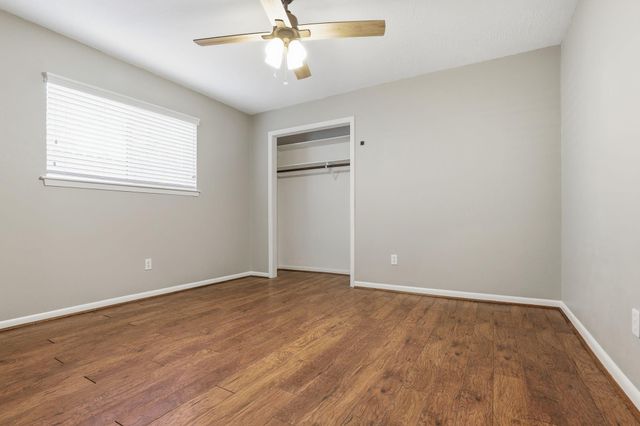 12107 Moorcreek Drive, Houston, TX 77070