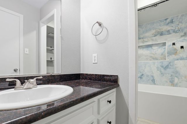 12107 Moorcreek Drive, Houston, TX 77070