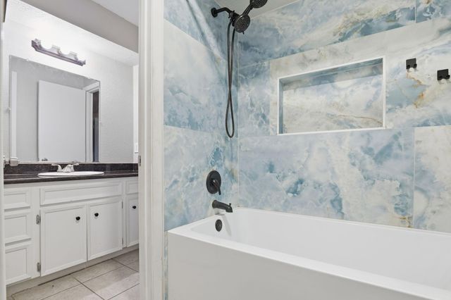 12107 Moorcreek Drive, Houston, TX 77070