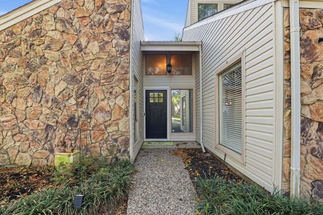 12107 Moorcreek Drive, Houston, TX 77070