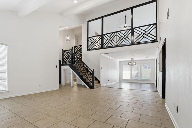 12107 Moorcreek Drive, Houston, TX 77070