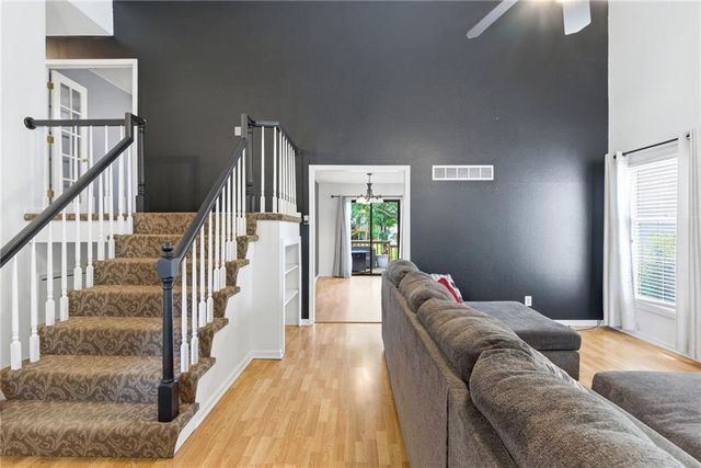 521 Airway Lane, Belton, MO 64012