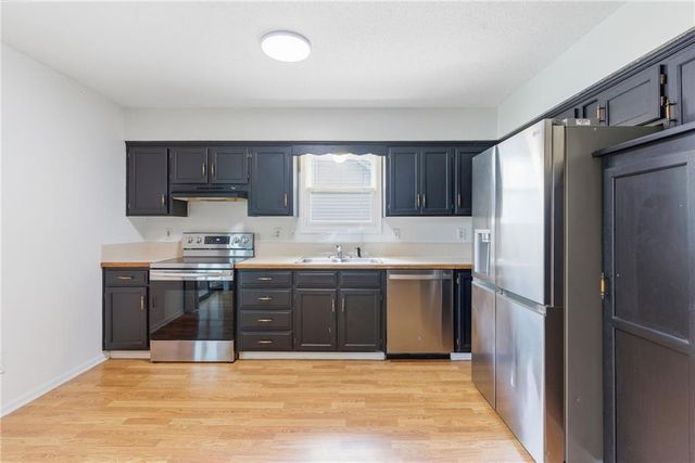 521 Airway Lane, Belton, MO 64012