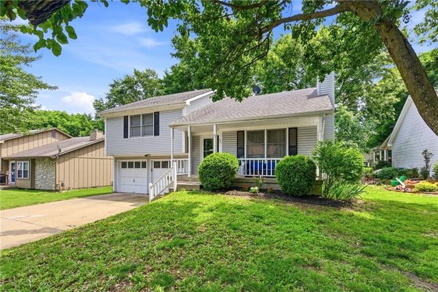 521 Airway Lane, Belton, MO 64012