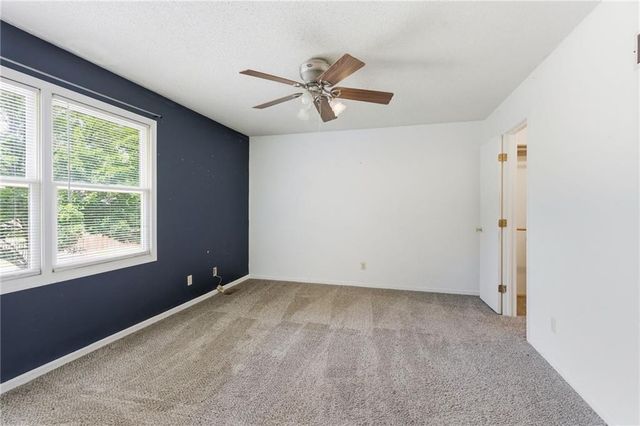 521 Airway Lane, Belton, MO 64012