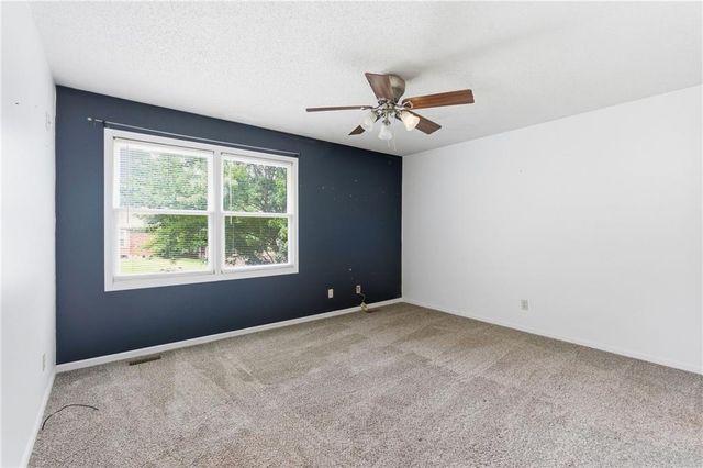 521 Airway Lane, Belton, MO 64012