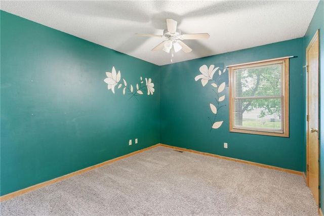 521 Airway Lane, Belton, MO 64012