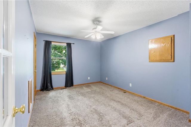 521 Airway Lane, Belton, MO 64012
