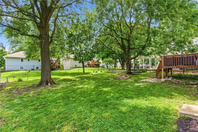 521 Airway Lane, Belton, MO 64012