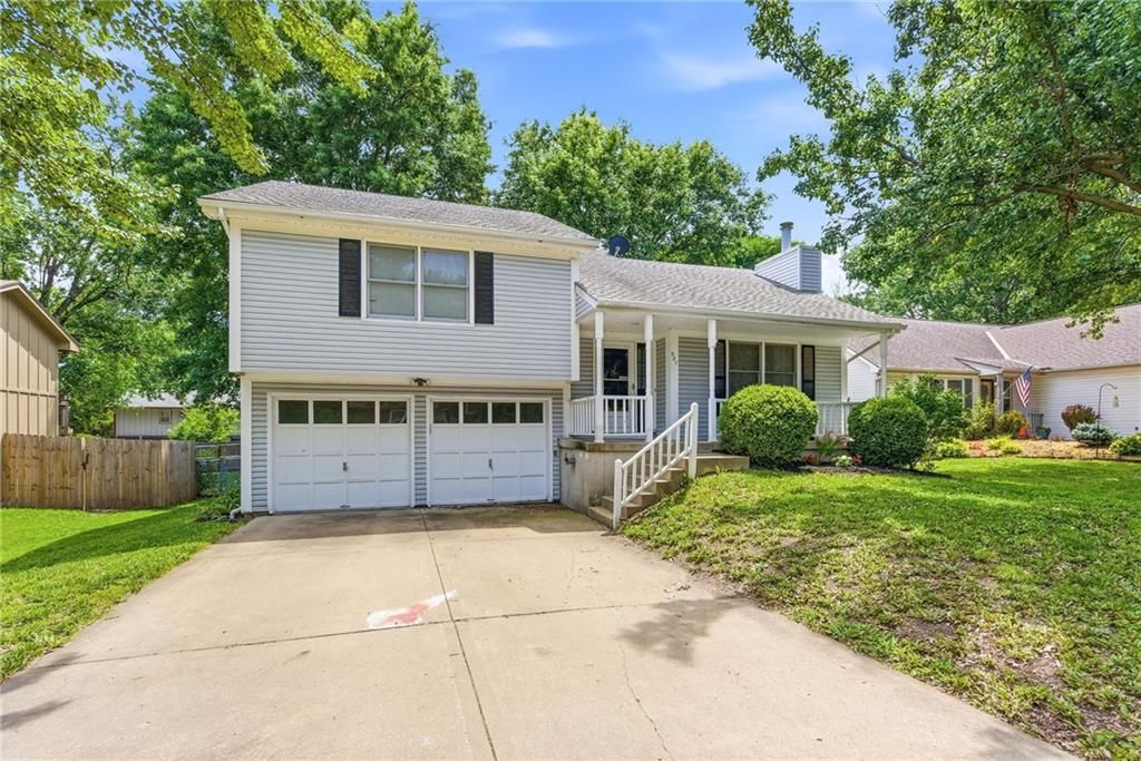 521 Airway Lane, Belton, MO 64012