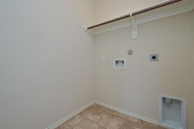 12947 Taper Reach Drive, Tomball, TX 77377