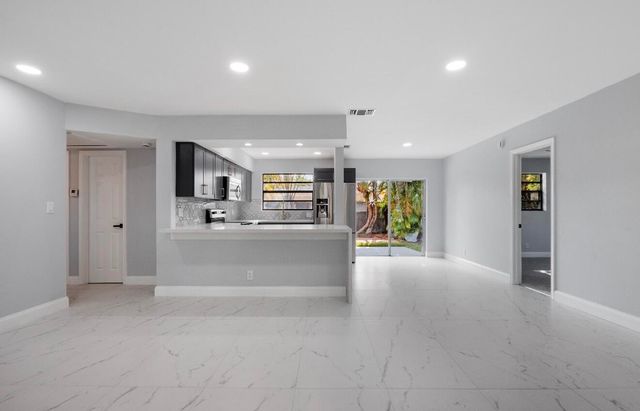 1661 NW 1st Avenue, Pompano Beach, FL 33060