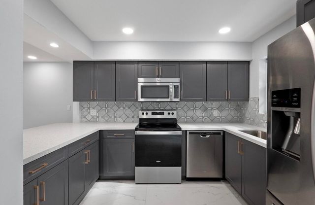 1661 NW 1st Avenue, Pompano Beach, FL 33060