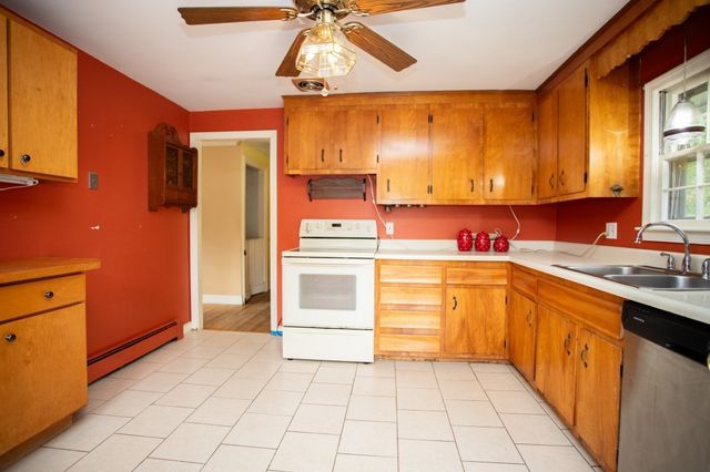 1093 Wachusett St, Holden, MA 01520