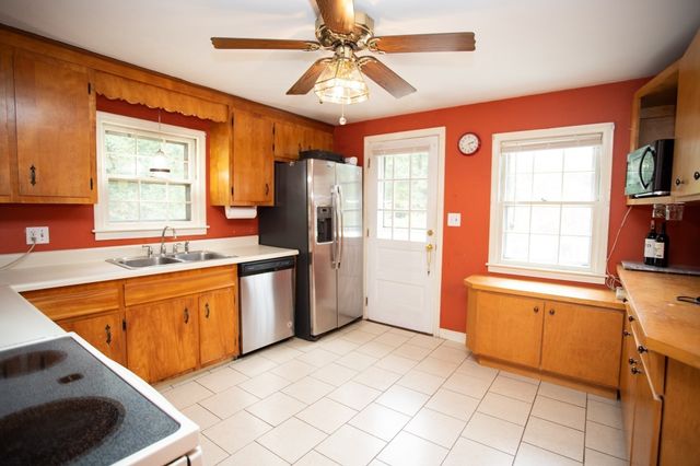 1093 Wachusett St, Holden, MA 01520