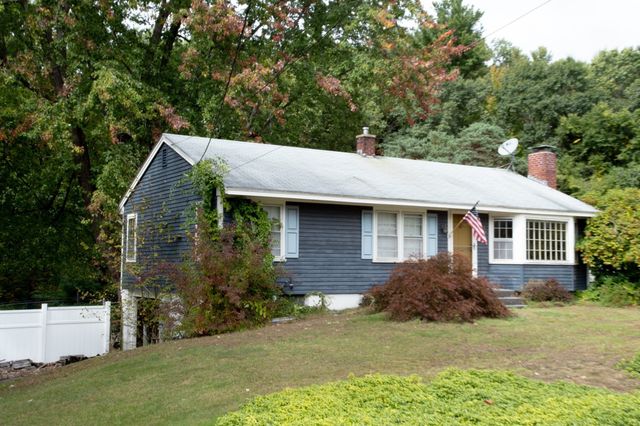 1093 Wachusett St, Holden, MA 01520
