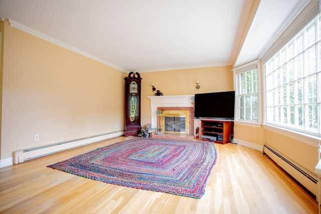 1093 Wachusett St, Holden, MA 01520