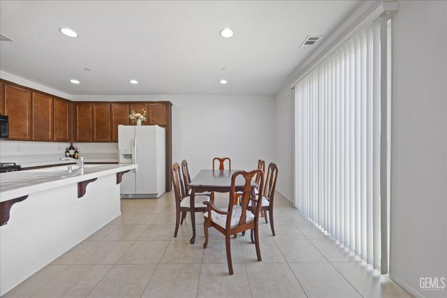 15530 Montalone Place, Bakersfield, CA 93314