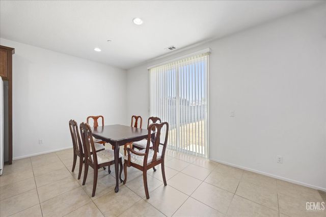15530 Montalone Place, Bakersfield, CA 93314