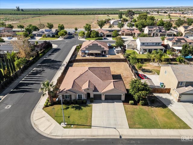 15530 Montalone Place, Bakersfield, CA 93314