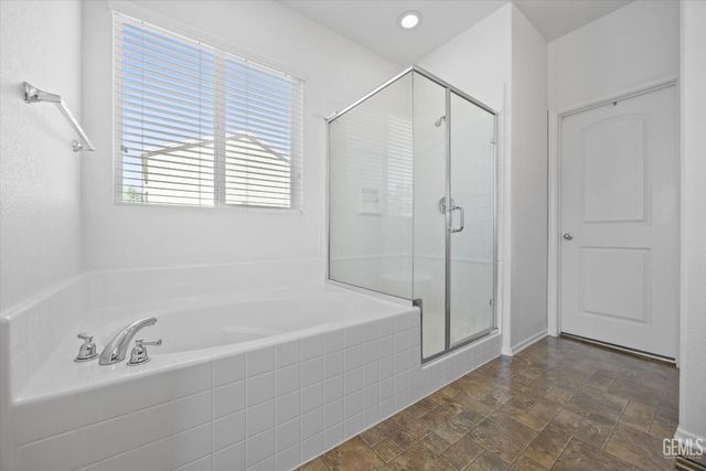 15530 Montalone Place, Bakersfield, CA 93314