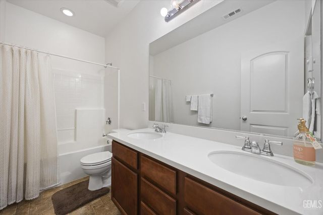 15530 Montalone Place, Bakersfield, CA 93314
