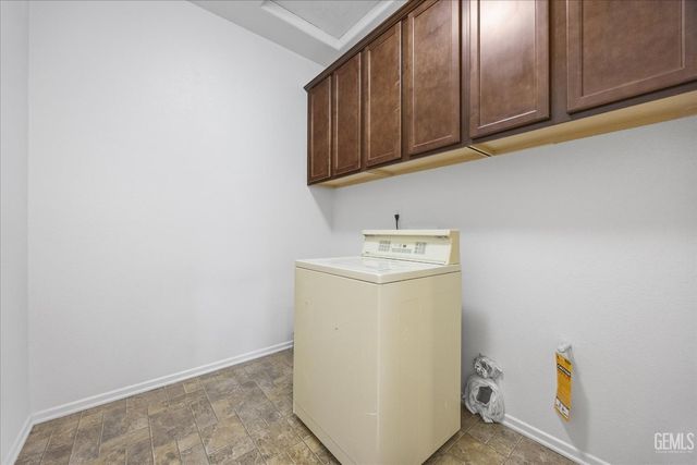 15530 Montalone Place, Bakersfield, CA 93314