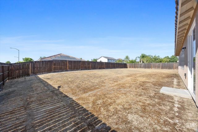 15530 Montalone Place, Bakersfield, CA 93314