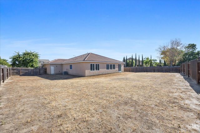 15530 Montalone Place, Bakersfield, CA 93314