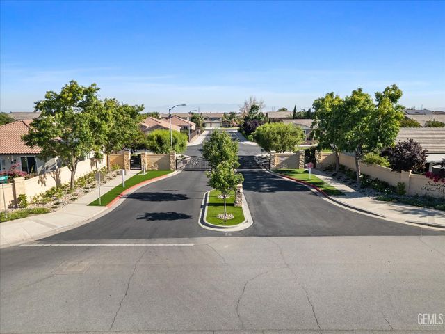 15530 Montalone Place, Bakersfield, CA 93314