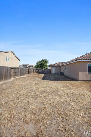 15530 Montalone Place, Bakersfield, CA 93314