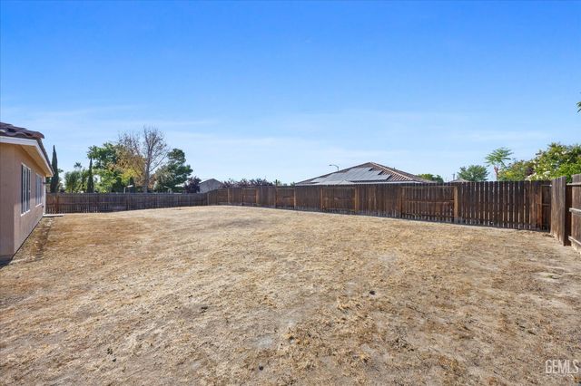 15530 Montalone Place, Bakersfield, CA 93314