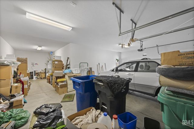 15530 Montalone Place, Bakersfield, CA 93314