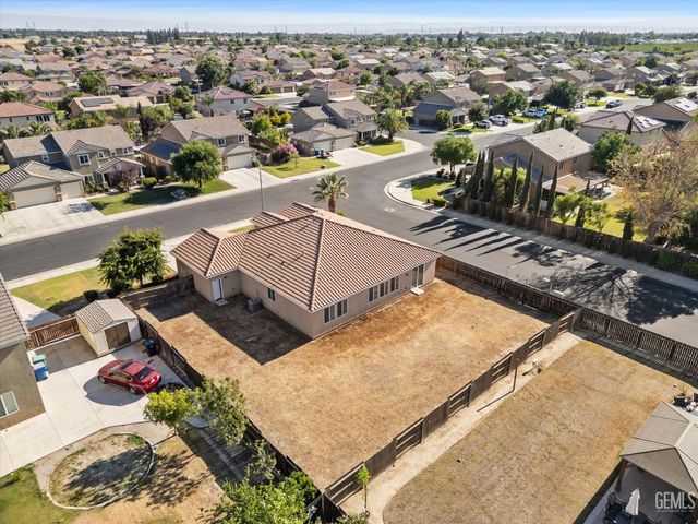 15530 Montalone Place, Bakersfield, CA 93314