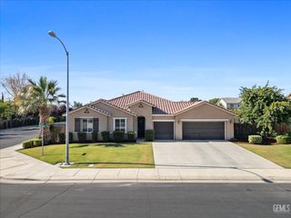 15530 Montalone Place, Bakersfield, CA 93314