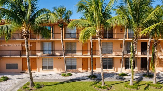 7155 Miami Lakes Drive P4, Miami Lakes, FL 33014