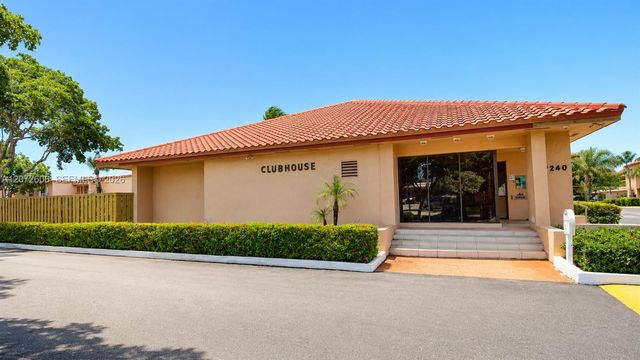 7155 Miami Lakes Drive P4, Miami Lakes, FL 33014