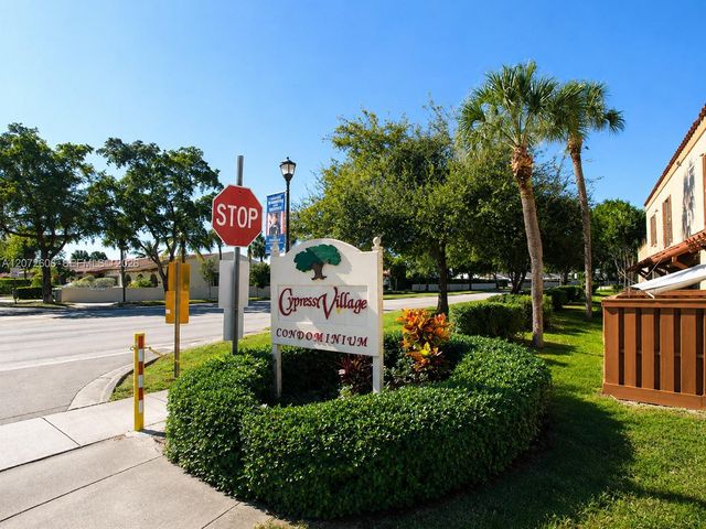 7155 Miami Lakes Drive P4, Miami Lakes, FL 33014
